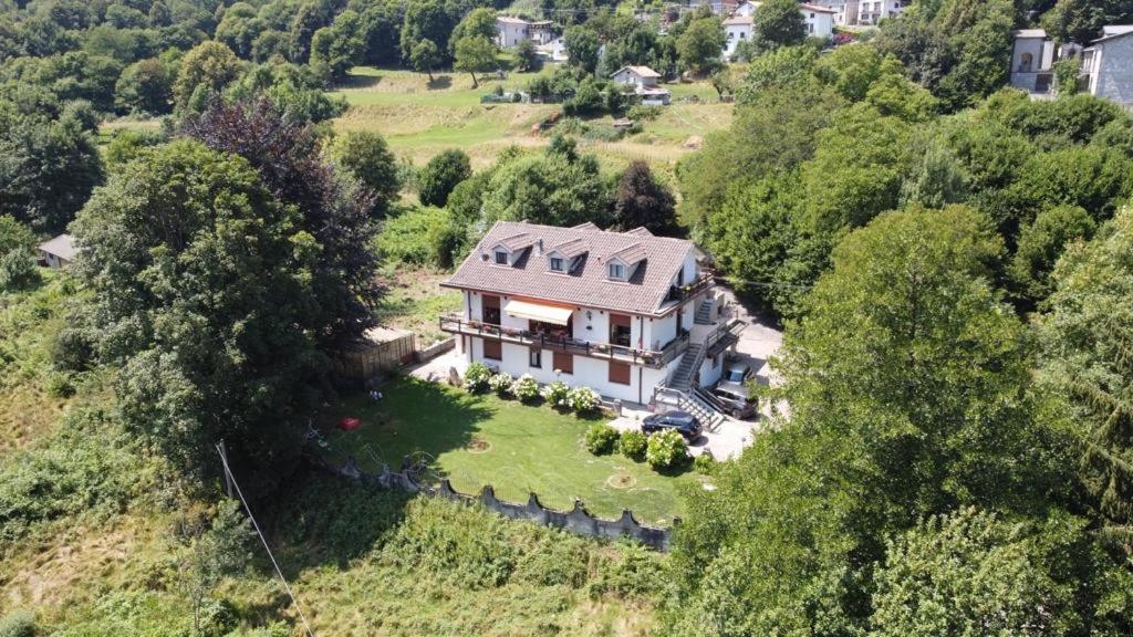 Villa Immersa Nel Verde A Lanzo D'Intelvi Exterior photo